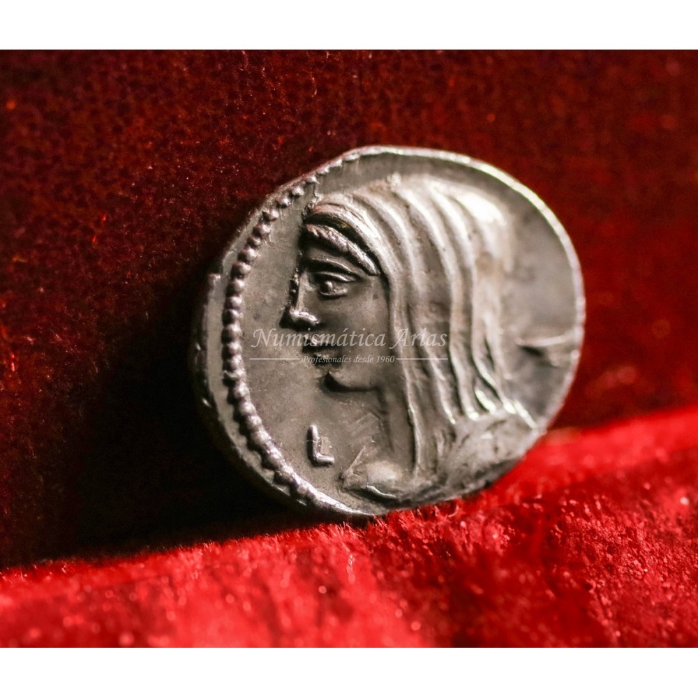 República romana. L. Cassius Longinus. Denario (63 a.C.). Crawford 413/1. EBC+.