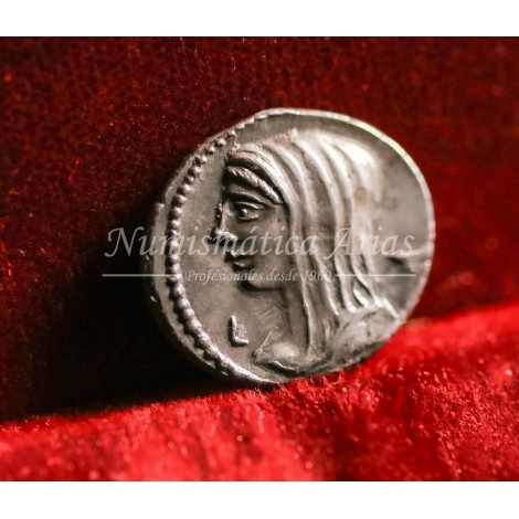 República romana. L. Cassius Longinus. Denario (63 a.C.). Crawford 413/1. EBC+.