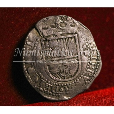 Felipe II. 8 reales. S/F. Sevilla. Ensayador: P tumbada. MBC
