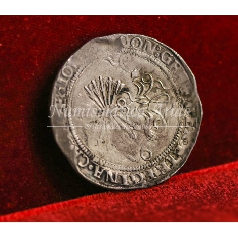 RRCC. 4 reales. S/F. Sevilla. Ensayador: Una estrella. MBC+