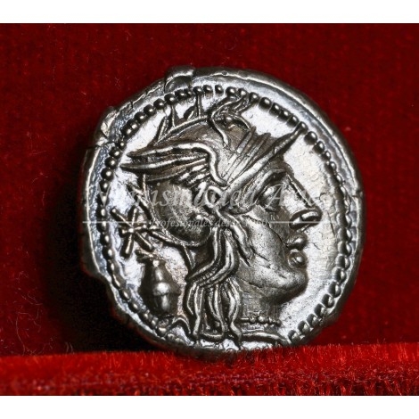 República romana. L. Cassius Longinus. Denario (126 a.C.). Crawford 266/1. EBC+.