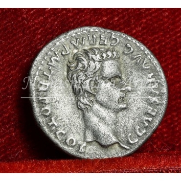 Calígula. Denario (37/41 a.C.). RIC 2. EBC