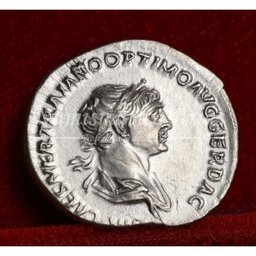 Trajano. Denario (114-116 d.C.) RIC. 347. SC-