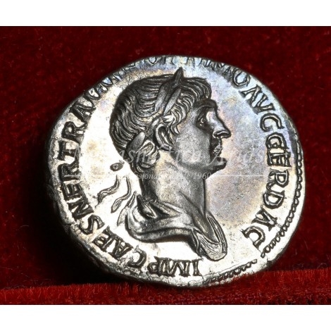 Trajano. Denario (113-114 d.C.) RIC. 337. SC